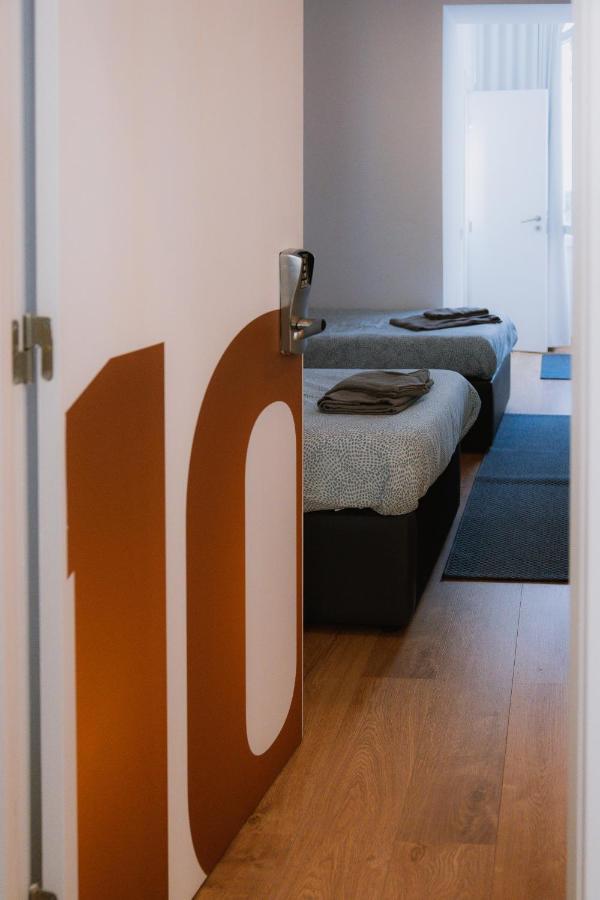 The Lx Hill Hostel Lisbon Exterior photo