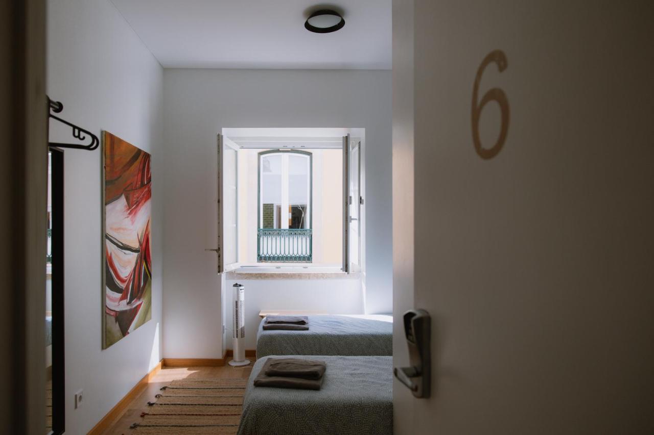 The Lx Hill Hostel Lisbon Exterior photo