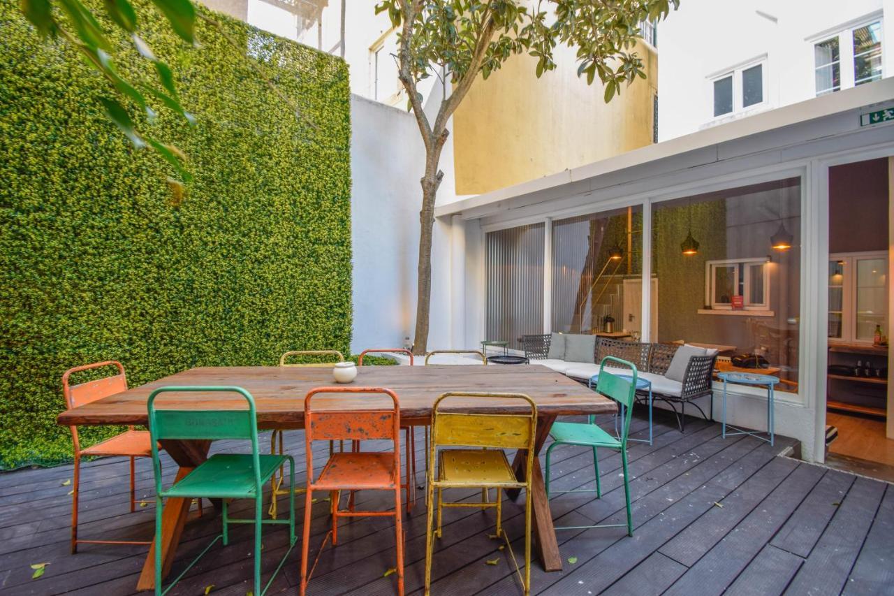 The Lx Hill Hostel Lisbon Exterior photo